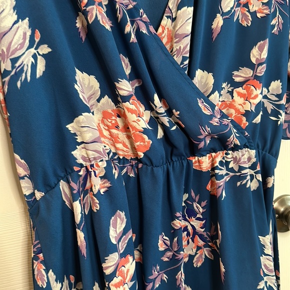 Gorgeous Floral Peplum Blouse with Sash - Picture 9 of 13